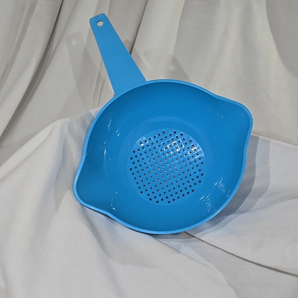Vintage Blue Tupperware Colander